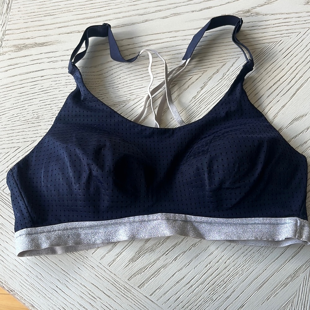 Victoria’s Secret - Victoria Sport sports bra